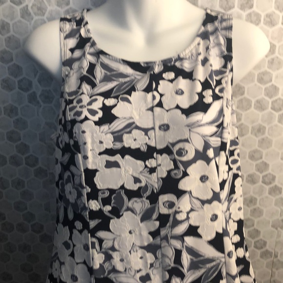 dresses same size S hearts is LG like a M . - Picture 8 of 8